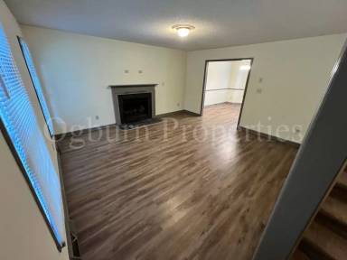 Main picture of 1207 N Peace Haven Rd