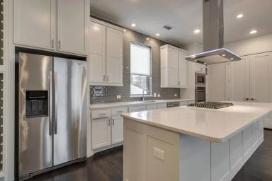 Main picture of 5816 Lindell Ave