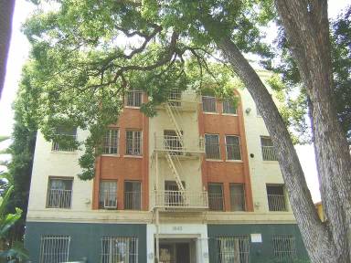Main picture of 1845 N Gramercy Pl