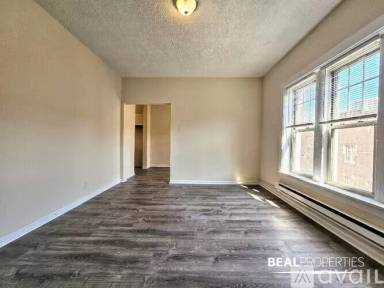 Main picture of 620-28 W Barry Ave