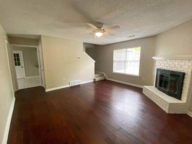 Main picture of 5905 Garden Ridge Dr