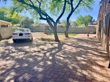 Main picture of 1744 W Ransom Oaks Dr