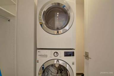 Main picture of 402 De Haro St