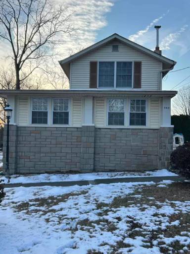 Main picture of 944 Avenue C
