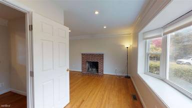 Main picture of 1700 S Lincoln St