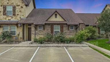Main picture of 3306 Cullen Trl