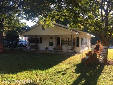 Main picture of 100 Pepper Ln