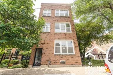 Main picture of 1922 N Wilmot Ave