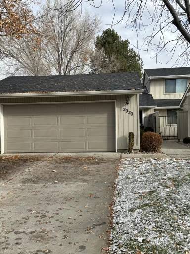 Main picture of 2920 S Raindrop Dr