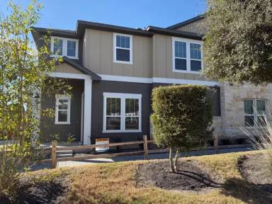 Main picture of 1020 Vista View Dr