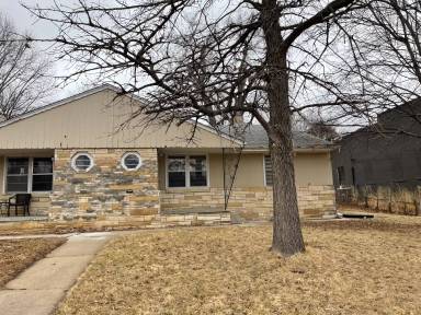 Main picture of 2511 N 61st St