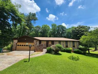 Main picture of 5848 Oakleaf Dr
