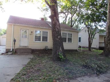 Main picture of 517 S College Ave