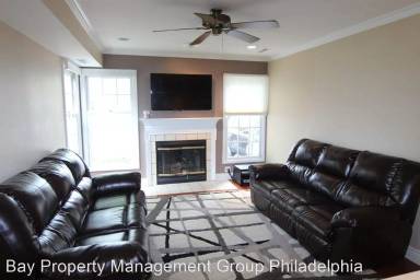 Main picture of 7 Walton Ct