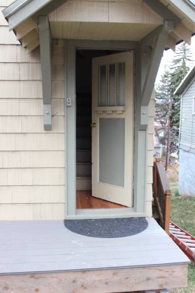 Main picture of 627 S Jefferson St