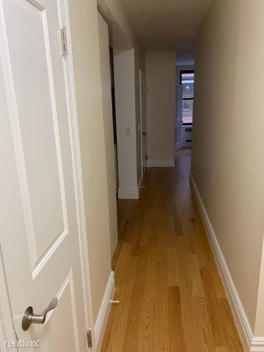 Main picture of 124 E 24th St