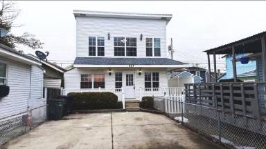Main picture of 628 Wisteria Rd