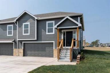 Main picture of 112 S McGee St