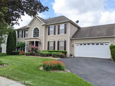 Main picture of 403 McClellan Dr