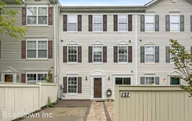 Main picture of 127 Heathfield Dr