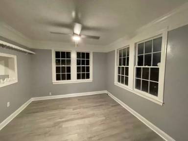 Main picture of 3874 Charles St