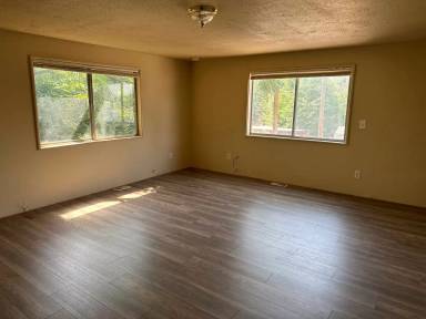 Main picture of 207 20th Ave S