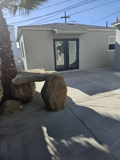 Main picture of 5730 Adelaide Ave