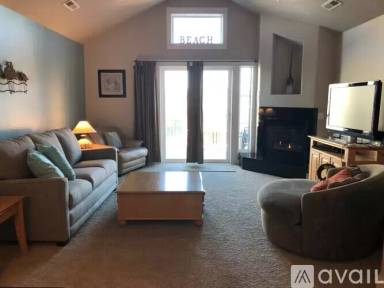Main picture of 140 N 3rd Ave