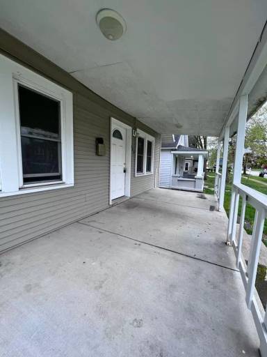 Main picture of 922 N Lawrence St