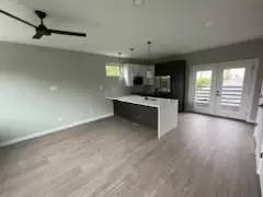 Main picture of 2729 Weisenberger St