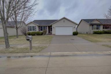 Main picture of 2215 W 59th St