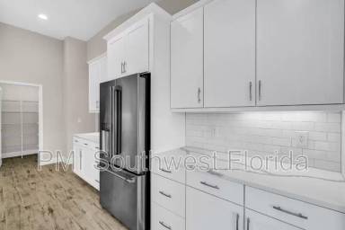 Main picture of 12468 Oak Hill Way