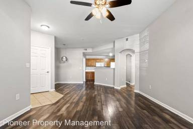 Main picture of 5735 N Genoa Way