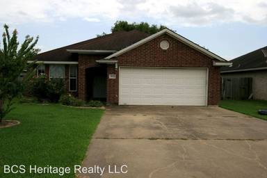 Main picture of 902 Gardenia St
