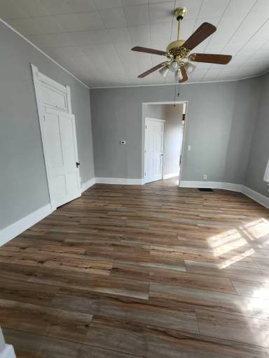 Main picture of 1105 1/2 Avenue F