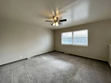 Main picture of 2469 S Saint Clair Ave