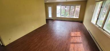 Main picture of 2104 E 8th St