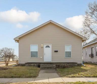 Main picture of 1203 7th Ave