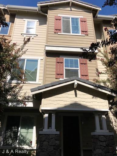 Main picture of 6584 S Mariposa Ct