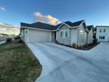 Main picture of 2153 E Valensole St