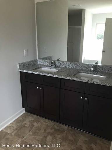 Main picture of 150 Daisy Cir