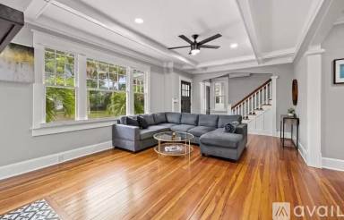 Main picture of 455 10th Ave N