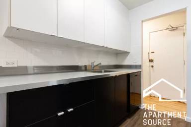 Main picture of 455 W Wellington Ave