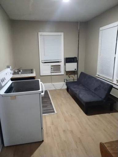 Main picture of 215 Civic St
