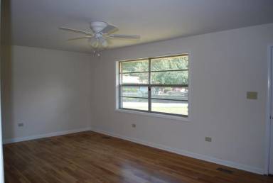Main picture of 102 Magnolia St