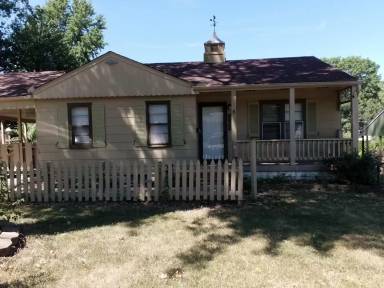 Main picture of 2920 S Northern Blvd