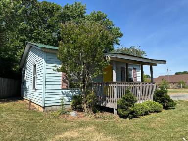 Main picture of 4499 Hickory Nut Rdg Rd