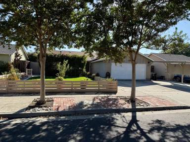 Main picture of 726 Shawnee Ln