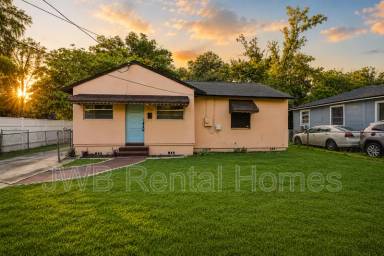 Main picture of 3825 Division St