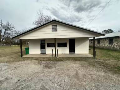 Main picture of 1108 Railroad St